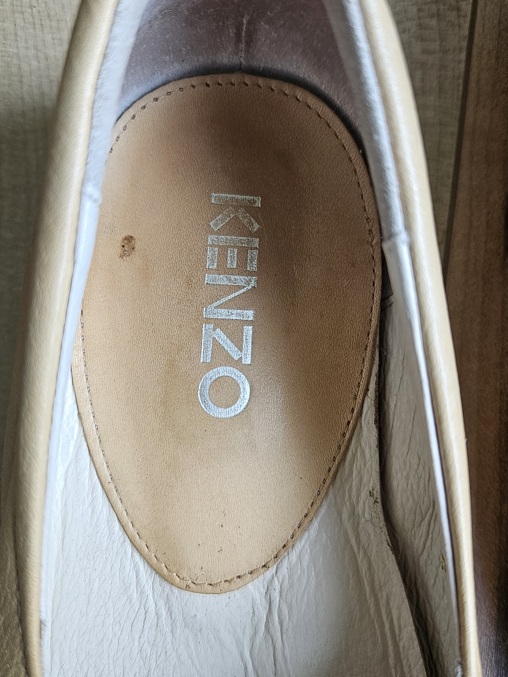 Kenzo Beige Cutout Leather Ballet Flats - Picture 4 of 5